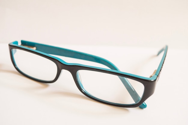 Close-up di semplici occhiali