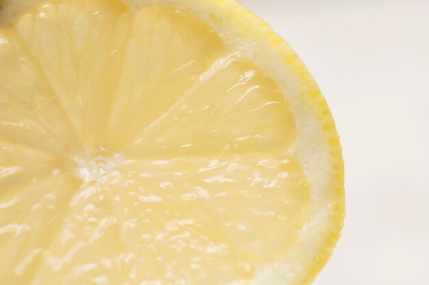 Close-up offuscata fetta di limone