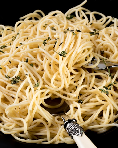 Close-up piatto con spaghetti