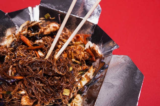 Close-up soba in scatola