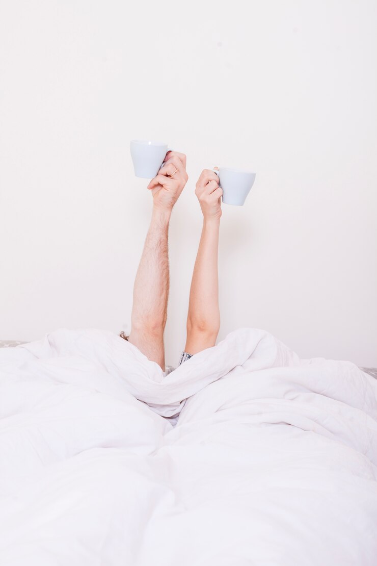 Foto gratuito colazione a letto