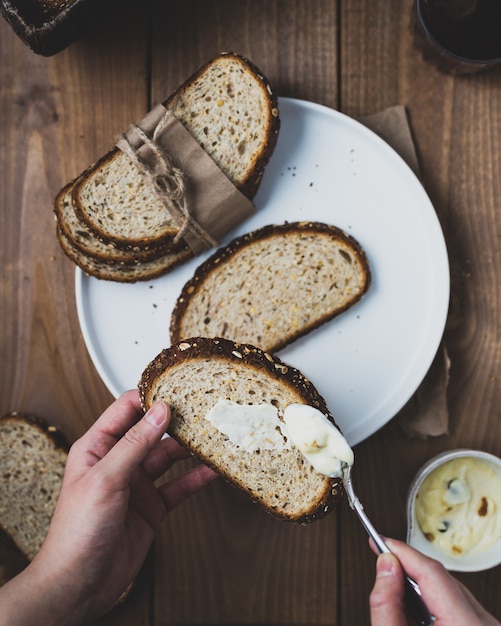 Colazione con pane e burro