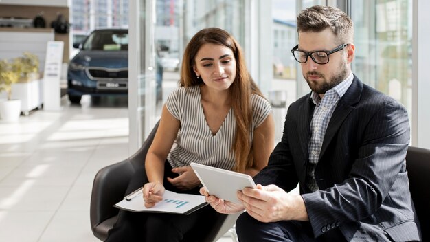 Colleghi in una riunione di lavoro