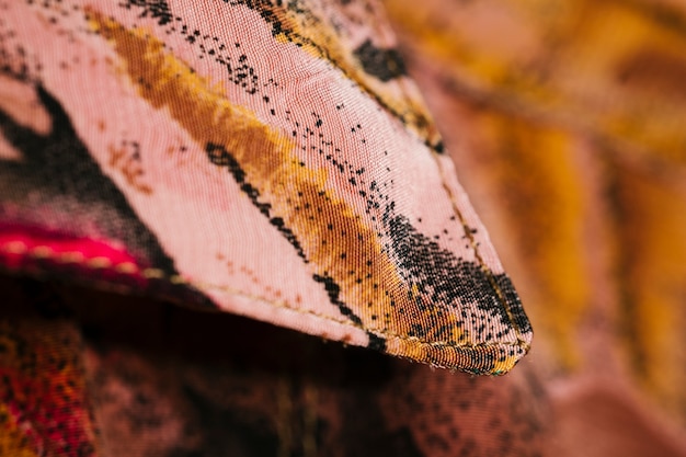 Collo vintage colorato di close-up