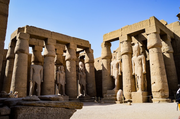 Colpo del primo piano del tempio di Luxor in Egitto