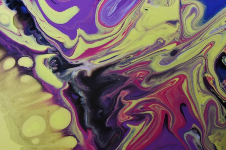 Foto gratuito colpo del primo piano di uno sfondo creativo con onde colorate dipinte in acrilico astratto