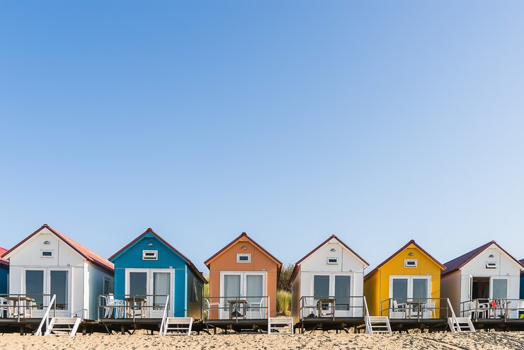 Foto gratuito colpo grandangolare del campeggio de nolle a vlissingen, paesi bassi, sotto un cielo blu
