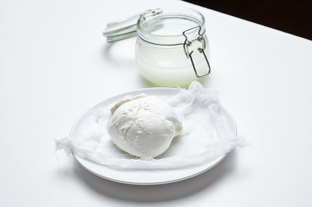 Colpo pulito di mozzarella di bufala