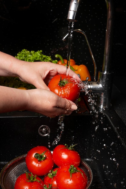 Composizione del cibo sano da lavare