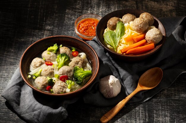 Composizione del tradizionale bakso indonesiano