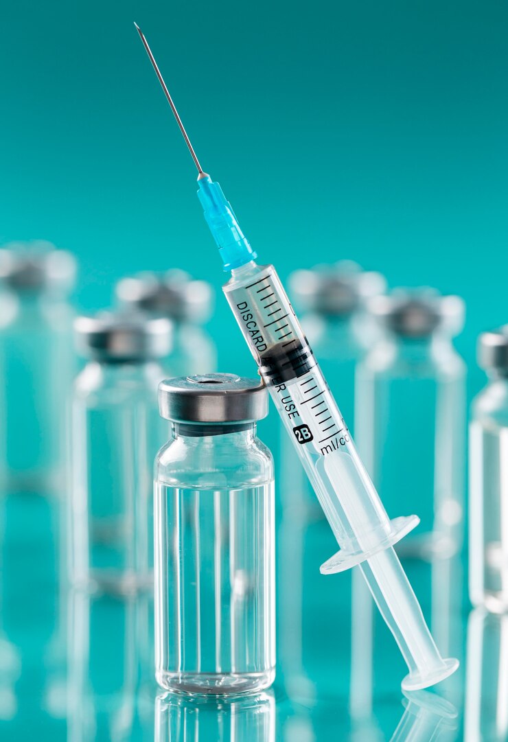 Foto gratuito composizione del vaccino preventivo contro il coronavirus