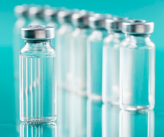 Composizione delle bottiglie di vaccino preventivo contro il coronavirus