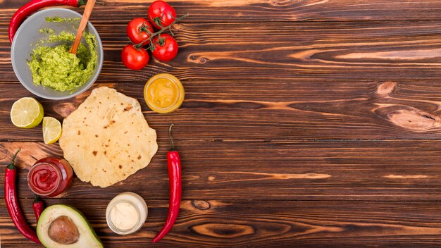 Composizione di cibo messicano piatto con copyspace
