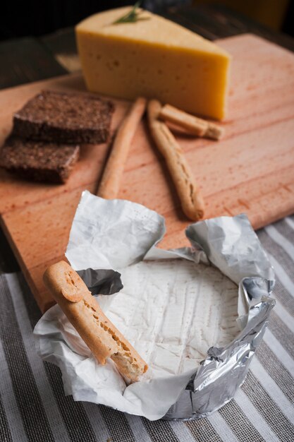 Composizione di diversi tipi di formaggio