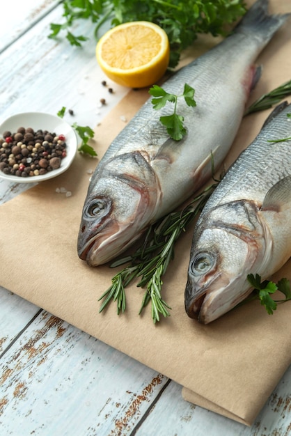 Composizione di frutti di mare deliziosa ad alto angolo