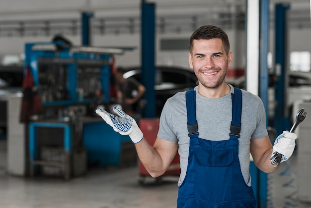 Composizione di meccanica dell&#39;automobile moderna