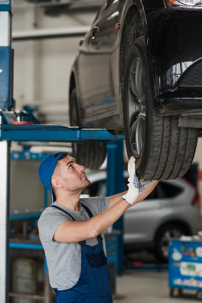 Composizione di meccanica dell&#39;automobile moderna