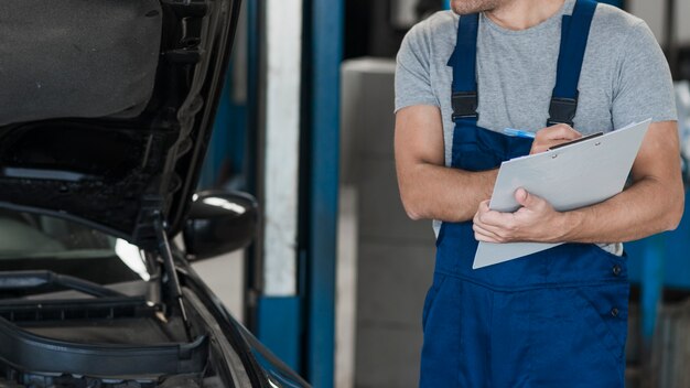 Composizione di meccanica dell&#39;automobile moderna