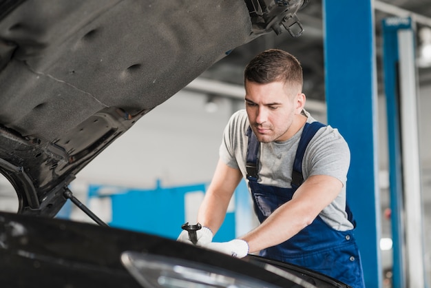 Composizione di meccanica dell&#39;automobile moderna