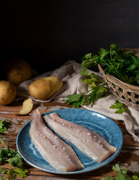 Composizione di pesce crudo per cucinare