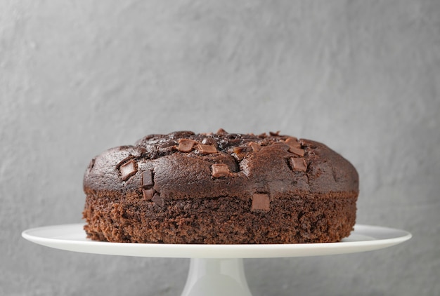 Composizione di una deliziosa torta al cioccolato