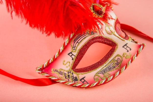 Composizione elegante con maschera veneziana di carnevale