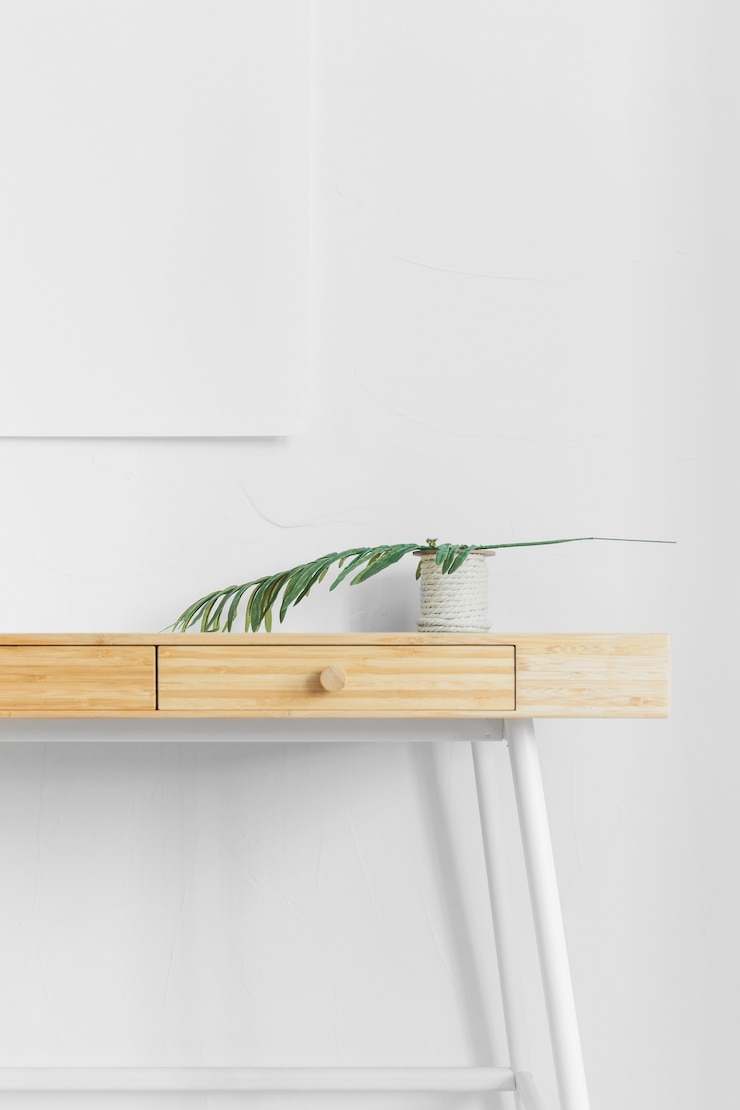 Foto gratuito composizione minimalista con mobili moderni