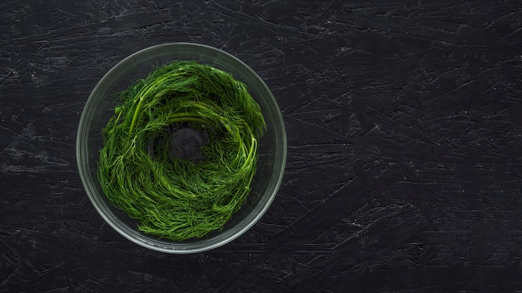 Foto gratuito composizione moderna cucina con ingredienti sani