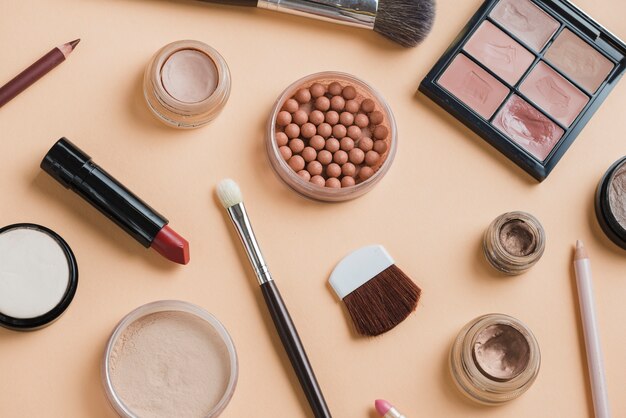 Composizione moderna per il trucco