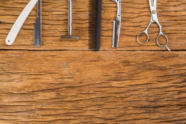 Composizione piatta laica di oggetti da barba