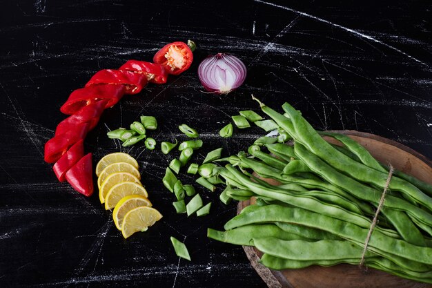 Composizione vegetale sul nero