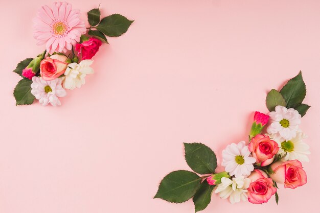 Composizioni floreali su rosa