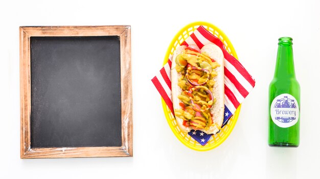 Concetto americano degli alimenti a rapida preparazione con l&#39;hot dog