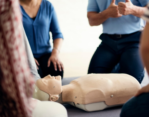 Concetto di addestramento al pronto soccorso CPR