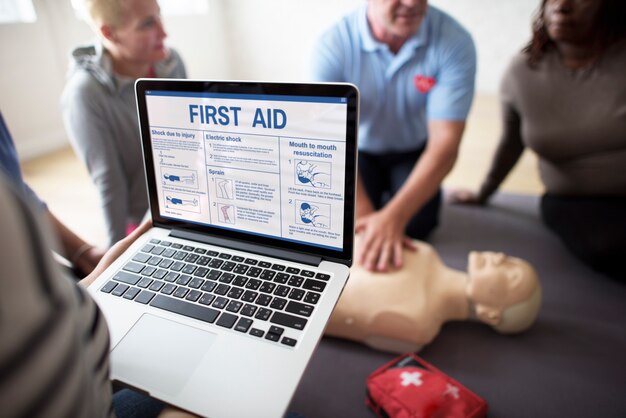 Concetto di addestramento al pronto soccorso CPR