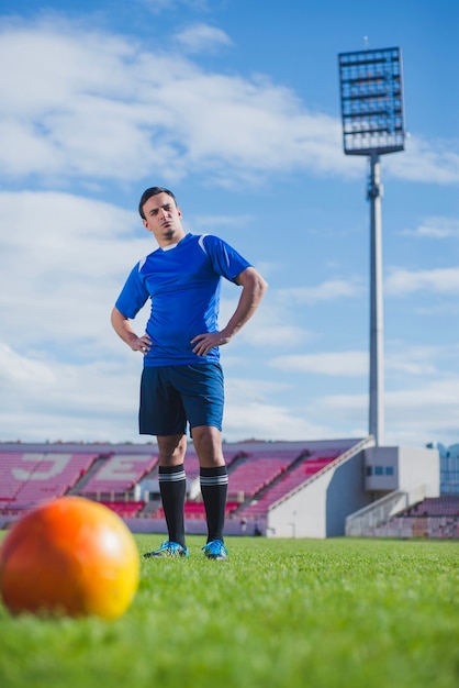 Concetto di calcio calcio giocatore libero