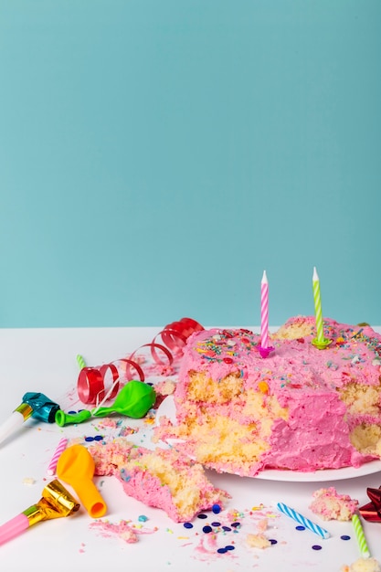 Concetto di compleanno con torta
