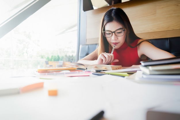 Concetto di idea di educazione.