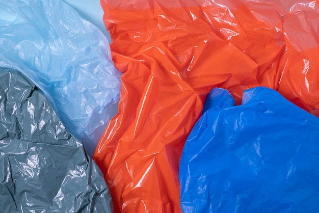 Concetto di inquinamento con immondizia di plastica