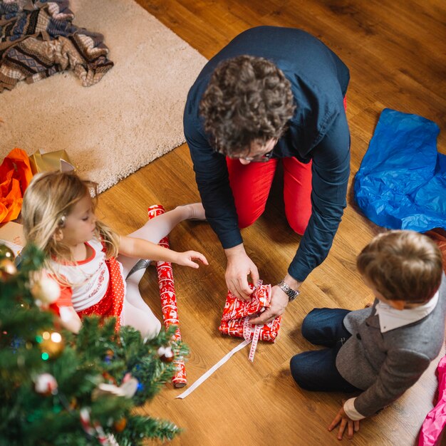 Concetto di Natale con la famiglia