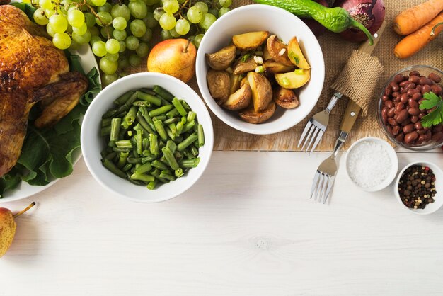 Concetto di pasto del Ringraziamento con verdure