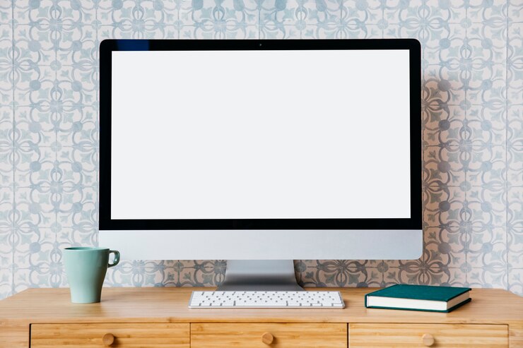 Foto gratuito concetto di pc da scrivania
