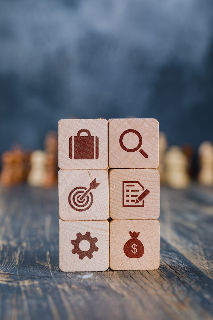 Foto gratuito concetto di strategia aziendale con i cubi di legno