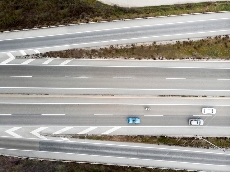 Foto gratuito concetto di trasporto con vetture sui ponti