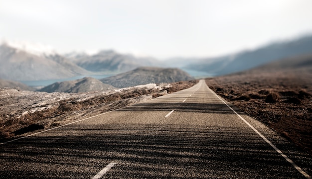 Concetto rurale della destinazione di viaggio della strada di Contry del paesaggio