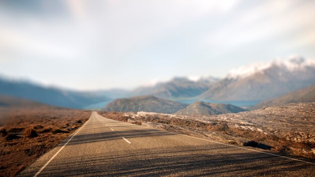 Concetto rurale della destinazione di viaggio della strada di Contry del paesaggio