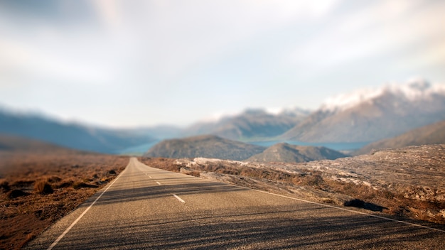 Concetto rurale della destinazione di viaggio della strada di Contry del paesaggio