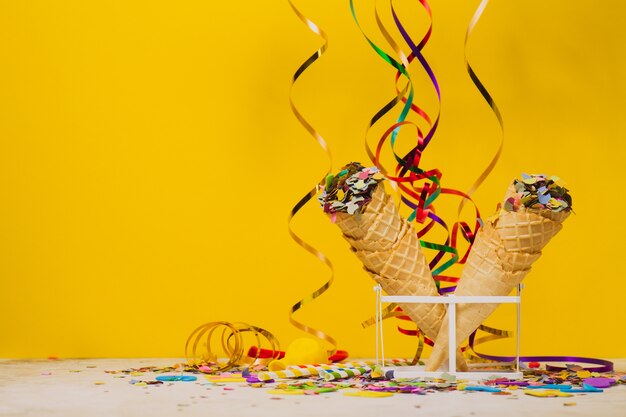 coni gelato pieni di confetti