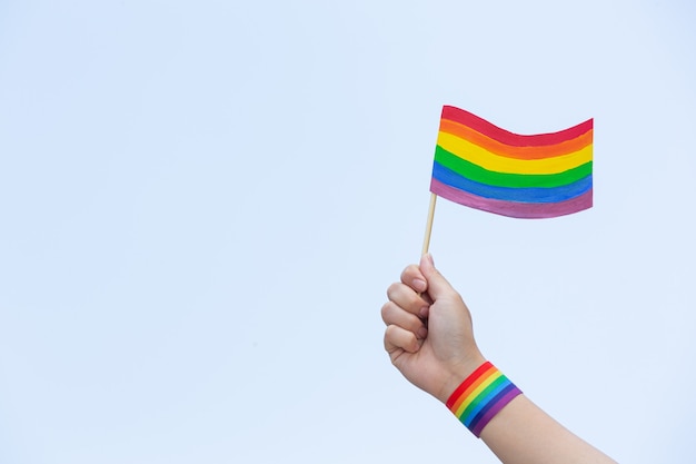Consapevolezza della bandiera arcobaleno per il concetto di orgoglio della comunità LGBT