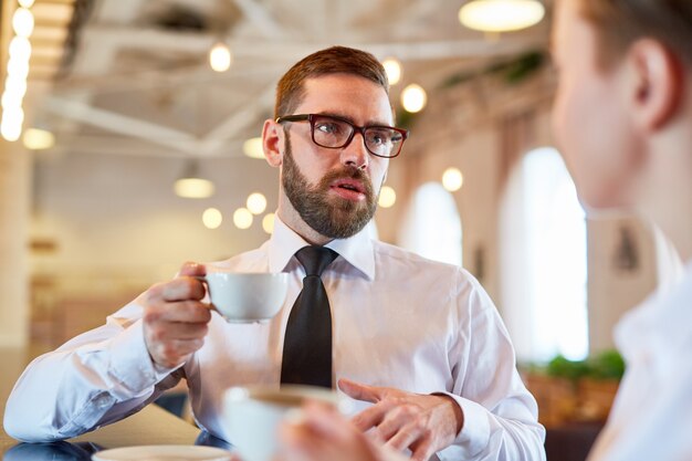 Consultazione in caffetteria